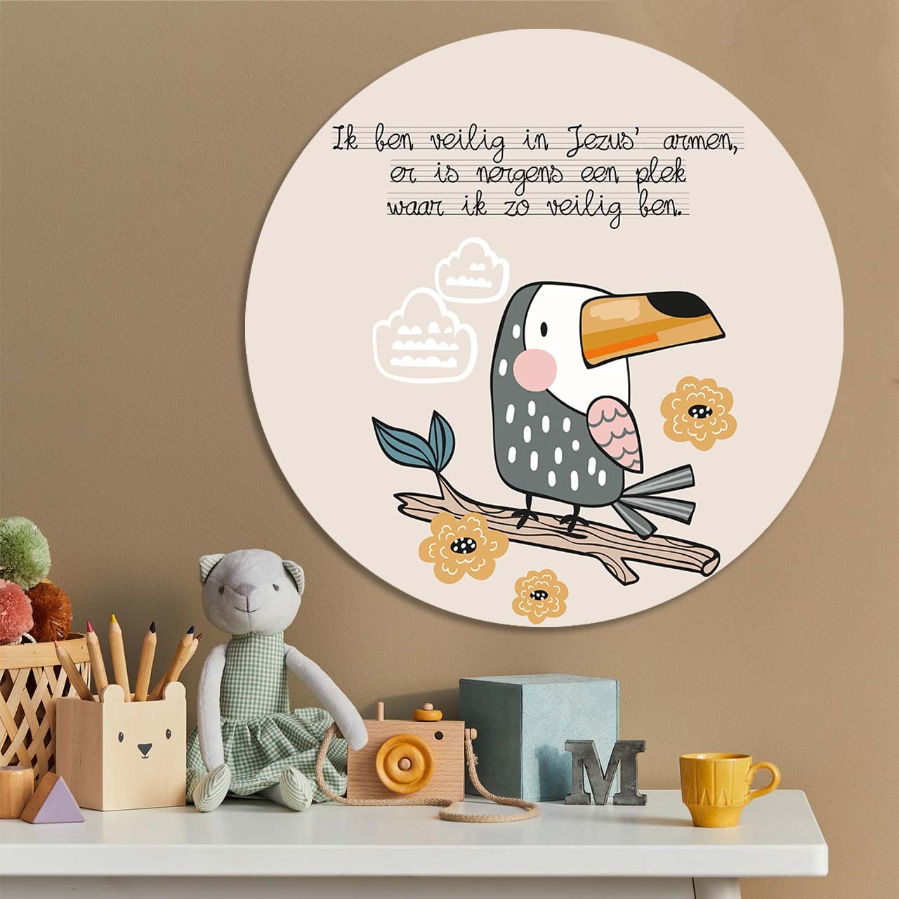 images Kinder muurcirkel 'Veilig in Jezus' armen' - 60 cm - MA39332 - Wanddeco bij MajesticAlly