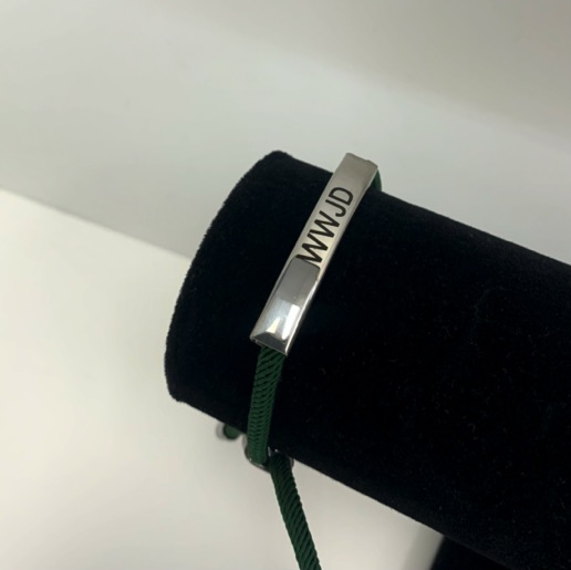 MA47604 - Touwarmband WWJD groen MA47604 - Touwarmband WWJD groen